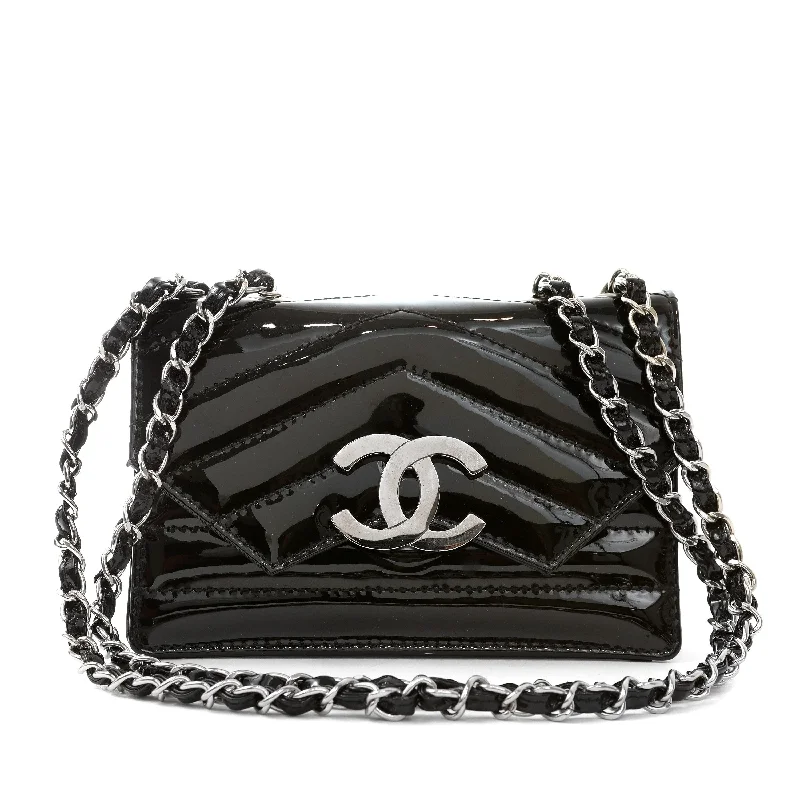 Chanel Designer Handbag with Unique DesignChanel Black Patent Chevron Mini CC Crossbody w/ Silver Hardware