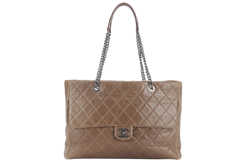 Chanel All - Match Handbag for Versatile StylingCHANEL FRONT POCKET FLAP SHOPPING TOTE (1974xxxx) BROWN GLAZED CALFSKIN SILVER HARDWARE WITH DUST COVER