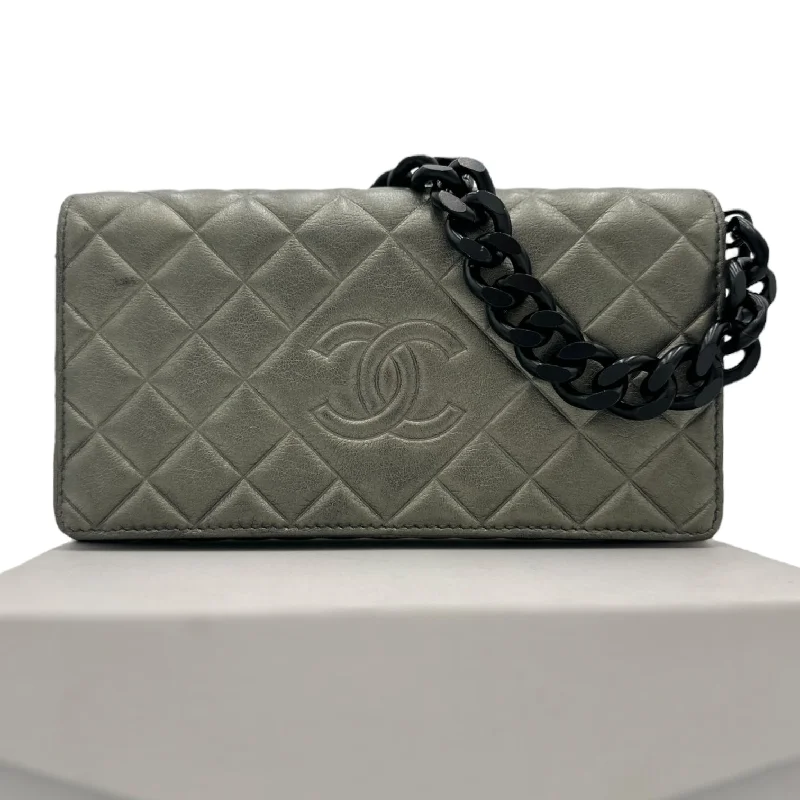 Chanel Handbag with Adjustable Strap for ComfortCHANEL Metallic Calfskin CC in Diamonds Full Flap Wallet