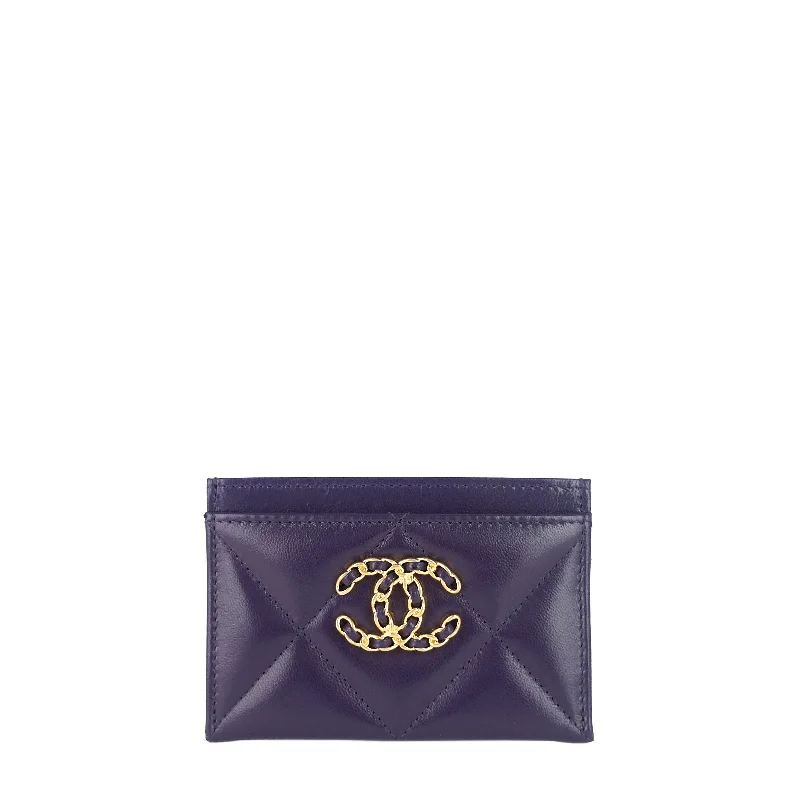 Chanel bags for the minimalist fashionClassic Lambskin Leather Card Holder