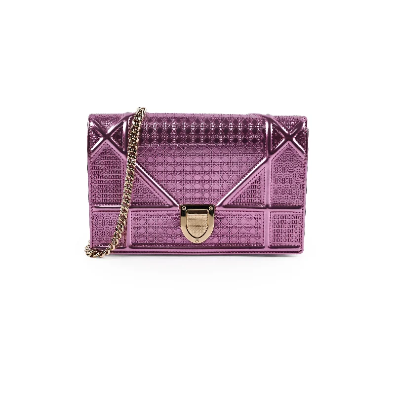 Christian Dior bags with a zip - top closure and multiple compartmentsChristian Dior Diorama Wallet on chain WOC Pink Metallic