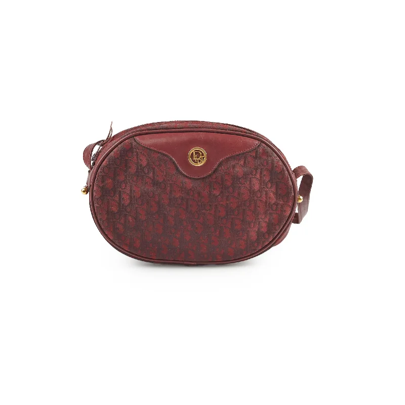 Fashion - forward Christian Dior tote bags for the modern womanDior Vintage Burgundy Camera Bag Crossbody