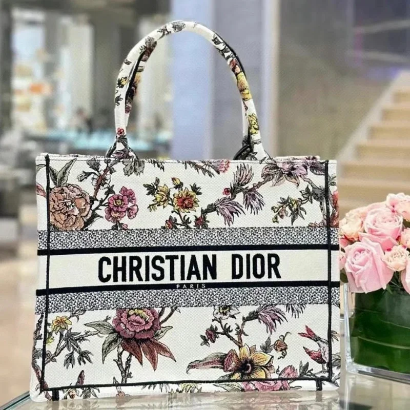 Christian Dior Saddle bags with a studded trim for a bold lookChristian Dior  Bags - 3490