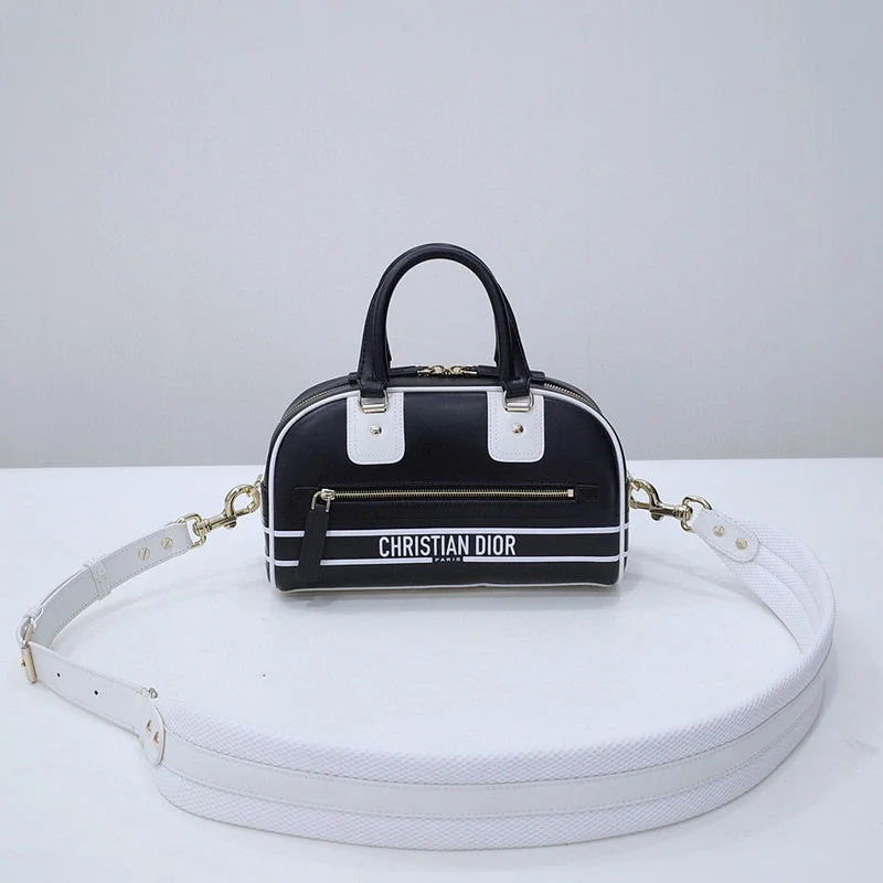 Christian Dior handbags with a removable shoulder strap for versatilityChristian Dior  Bags - 4200