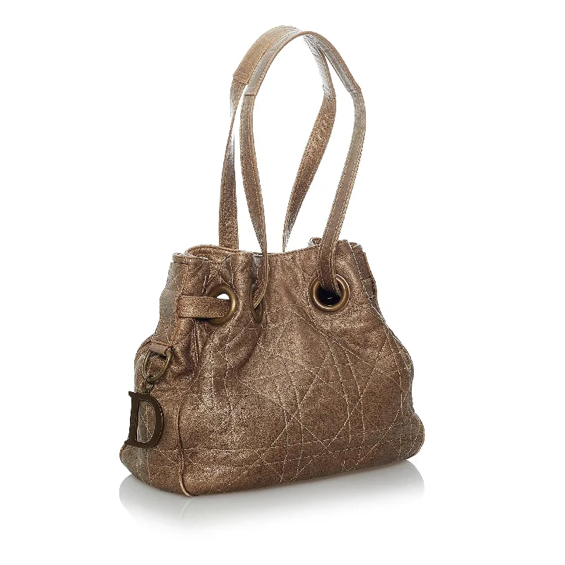 Christian Dior handbags with a removable shoulder strap for versatilityDior Cannage Drawstring Bucket Bag (29477)