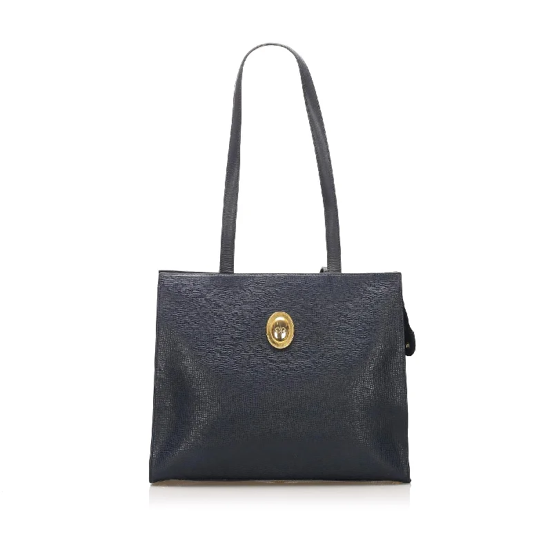 Fashion - forward Christian Dior tote bags for the modern womanDior Leather Tote Bag (11506)